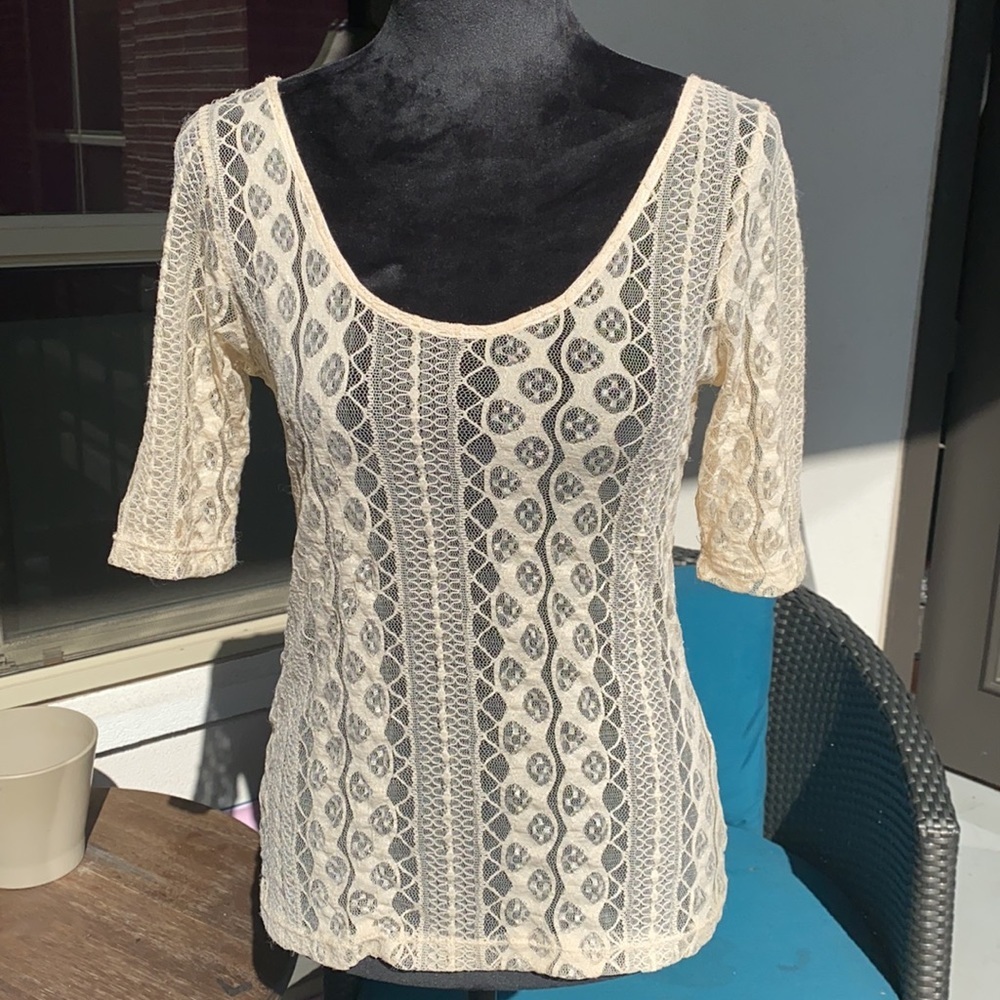 Copper Key ivory lace sheer short sleeve shirt size Large​